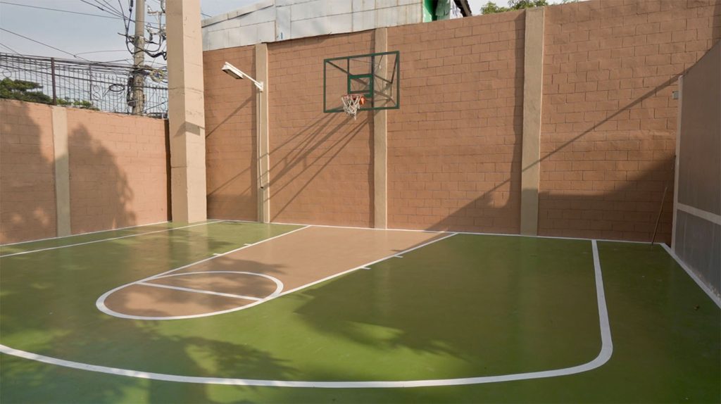 Barcelona Amenities Basketball Court